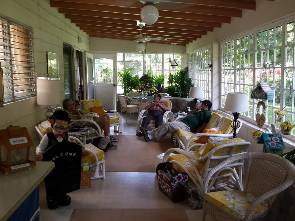 Park Eden Bed & Breakfast Los Llanitos Luaran gambar