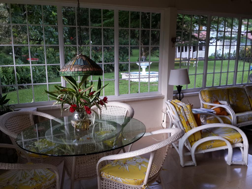 Park Eden Bed & Breakfast Los Llanitos Luaran gambar